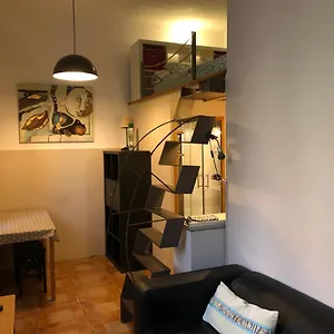 Estudio Finestrelles Appartamento