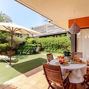 Pretty Garden Next To A Charming Appartement